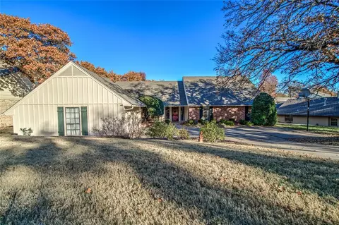 2313 Colchester Dr, Edmond, OK 73034