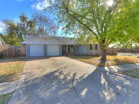 201 Overton Dr, Norman, OK 73071