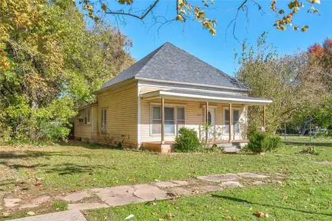 1310 W Minnesota Ave, Chickasha, OK 73018