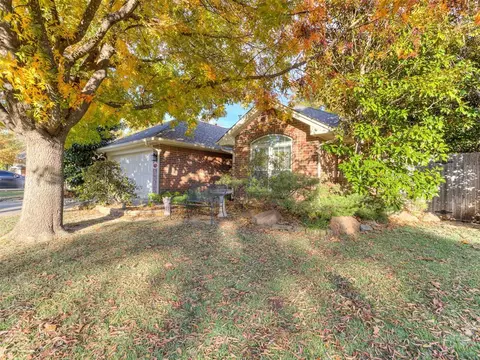 501 Baker St, Norman, OK 73072 photo 2