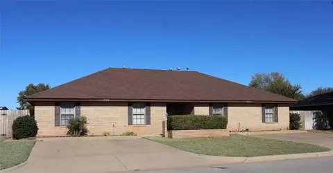 1309 Plains Ave, Weatherford, OK 73096