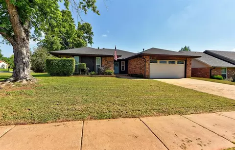 2717 Rolling Hills Ter, Edmond, OK 73012