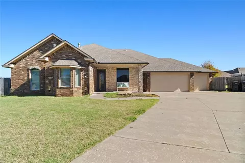 2808 Morgan Cir, Yukon, OK 73099