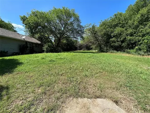 26 E Kirk St, Shawnee, OK 74801