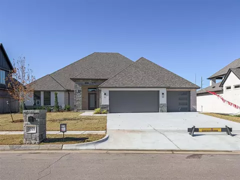 3921 Sorano Dr, Moore, OK 73170
