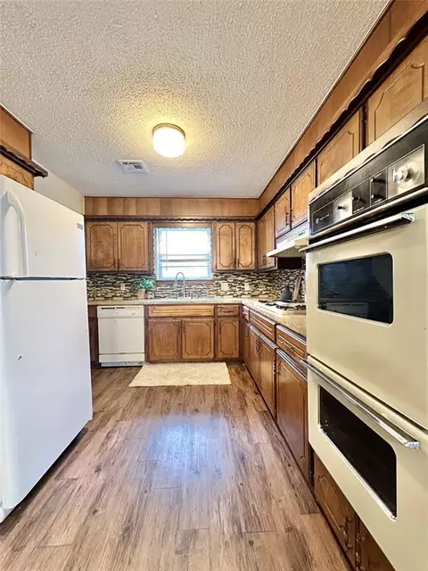 809 E Georgia St, Shawnee, OK 74804 photo 5
