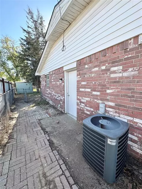 809 E Georgia St, Shawnee, OK 74804 photo 30