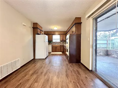809 E Georgia St, Shawnee, OK 74804 photo 4