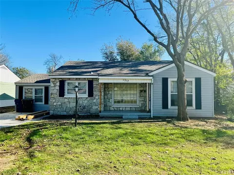 1317 S 17th St, Chickasha, OK 73018