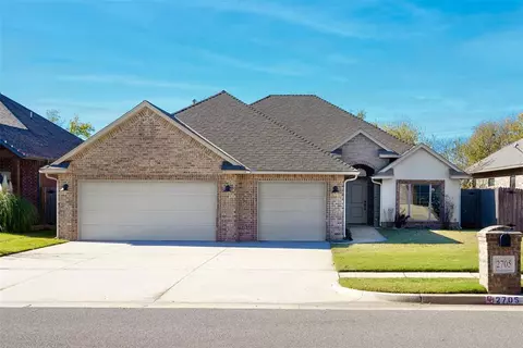 2705 Ethan Ln, Moore, OK 73160