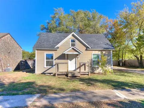 131 W Hayes St, Norman, OK 73069