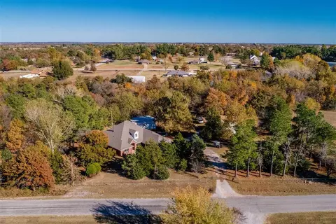 23 Liberty Ln, Harrah, OK 73045