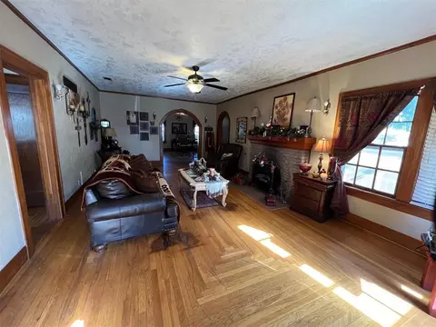 425 S 3rd St, Mountain View, OK 73062 photo 4