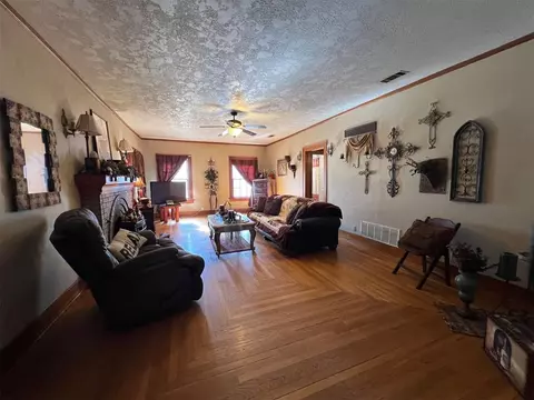 425 S 3rd St, Mountain View, OK 73062 photo 7
