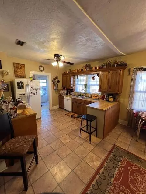 425 S 3rd St, Mountain View, OK 73062 photo 22