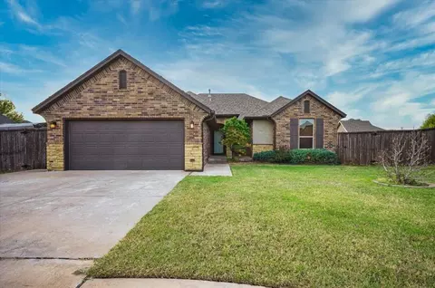 11216 SW 37th Ct, Mustang, OK 73064