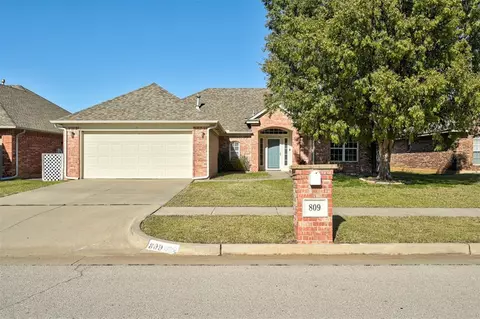 809 SW 160th St, Oklahoma City, OK 73170