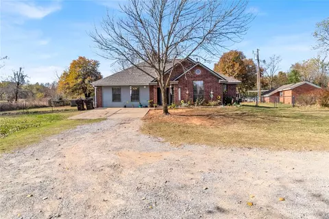 1751 S Luther Rd, Harrah, OK 73045