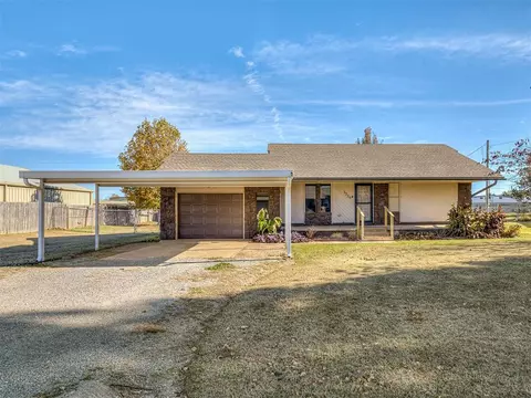 1220 N Carr Dr, Newcastle, OK 73065