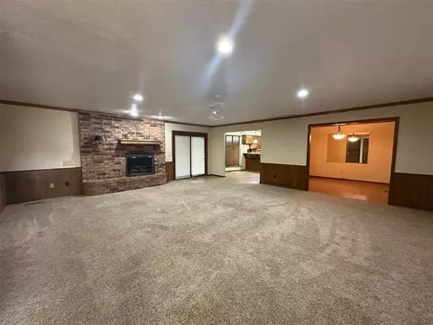 507 Flanders Dr, Chickasha, OK 73018