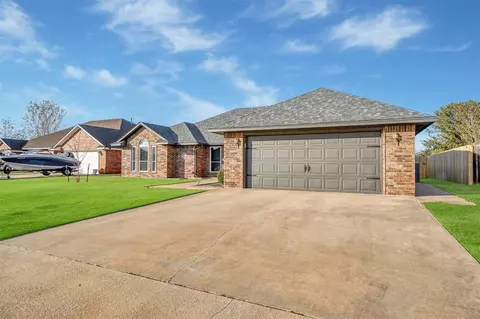 501 Peacock Cir, Altus, OK 73521 photo 4