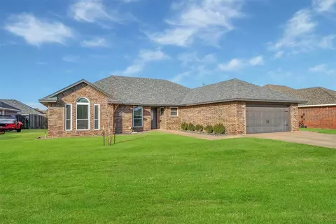 501 Peacock Cir, Altus, OK 73521 photo 3