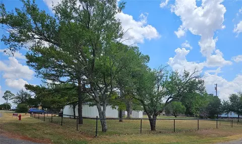 109 W Paul St, Elmore City, OK 73433