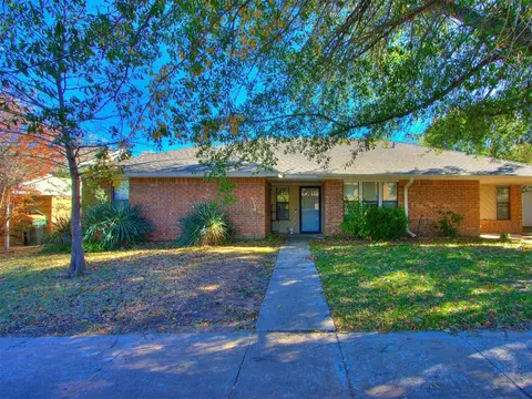 1209 Clearwater Dr, Norman, OK 73071