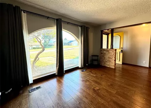 14 Cherry Dr, Chickasha, OK 73018 photo 2