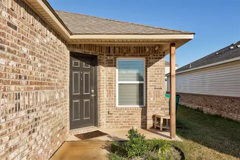 10329 NW 17th St, Oklahoma City, OK 73127