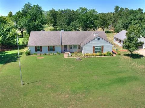 10621 Canyon Crest Dr, Edmond, OK 73025