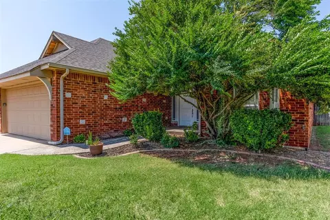 2405 NW 152nd St, Edmond, OK 73013
