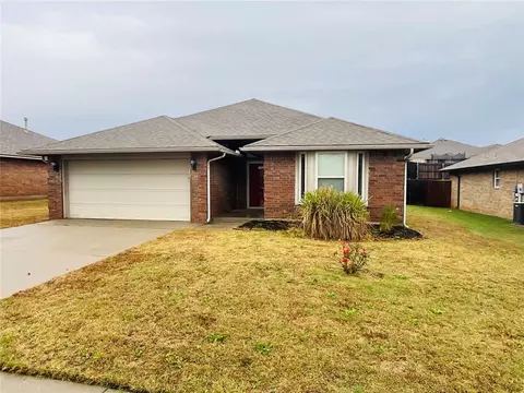 9333 Pear St, Midwest City, OK 73130