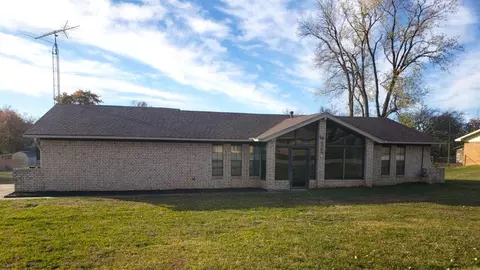 411 Warren St, Holdenville, OK 74848