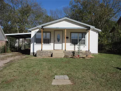 319 W Jefferson St, Tecumseh, OK 74873