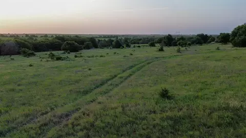 1 E Longhorn Trl, Covington, OK 73730