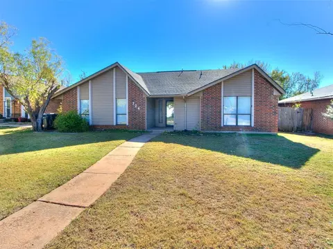 724 NW 139th St, Edmond, OK 73013