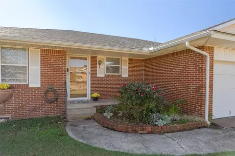 212 E 30th St, Edmond, OK 73013 photo 6