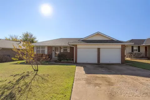 212 E 30th St, Edmond, OK 73013 photo 3