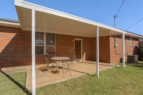 212 E 30th St, Edmond, OK 73013 photo 37