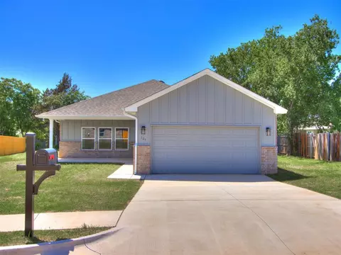 125 Jennifer Ave, Edmond, OK 73003