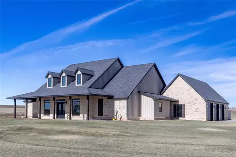 23913 E 1046 Rd, Weatherford, OK 73096