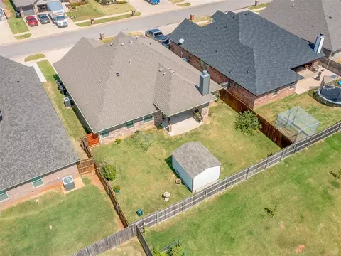912 NE 34th Ter, Moore, OK 73160 photo 47