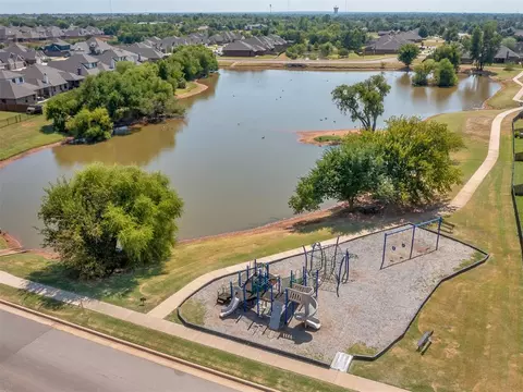 912 NE 34th Ter, Moore, OK 73160 photo 49