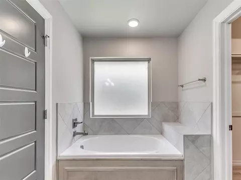 912 NE 34th Ter, Moore, OK 73160 photo 28