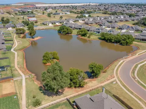 912 NE 34th Ter, Moore, OK 73160 photo 48