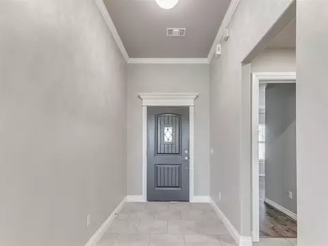 912 NE 34th Ter, Moore, OK 73160 photo 5