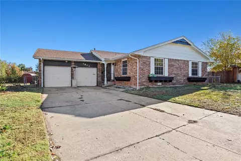 3813 Frostwood Ter, Del City, OK 73115