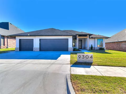 9304 NW 85th St, Yukon, OK 73099