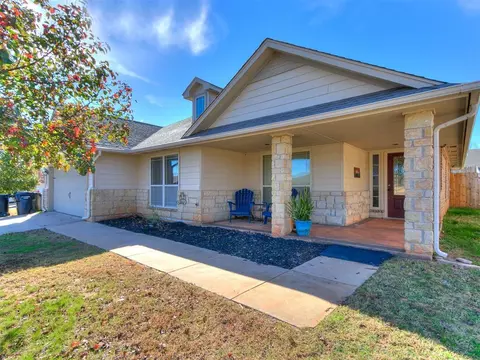 209 Evie Pl, Moore, OK 73160